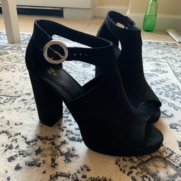 H&M Faux Suede Peep-Toe Heels - Picture 2 of 4